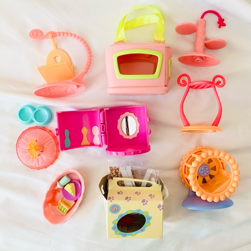Littlest Pet Shop Cat & Hamster LPS Adoption Carriers Playset Accessories Toys